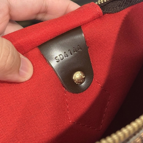 Authentic Louis Vuitton Speedy Bandouliere 30 in excellent condition. - Picture 4 of 8